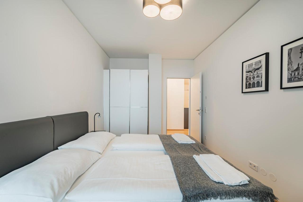 Diamondview Luxury Apartments Wina Bagian luar foto